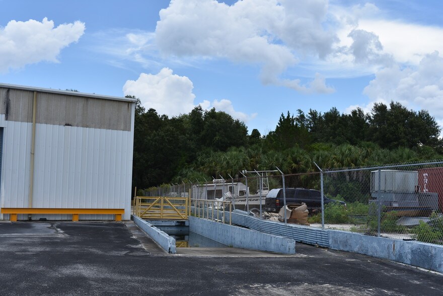 More Photos Of 8409 W Crystal St, Crystal River Manufacturing For Sale