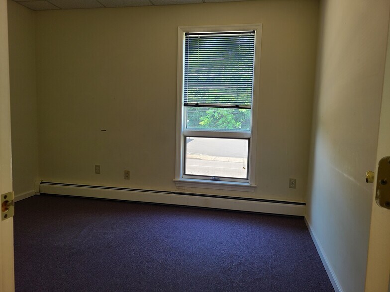 More Photos Of 349 York Rd, Willow Grove Medical For Lease