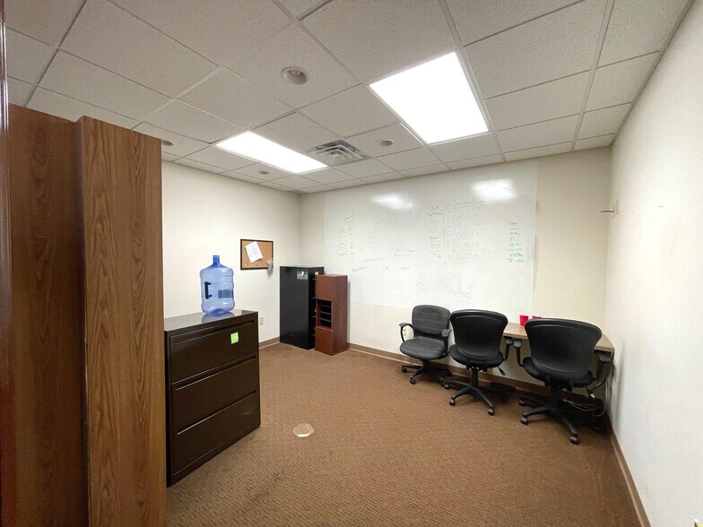 More Photos Of 530 Walnut Ave NE, Canton Storefront Retail Office For Sale