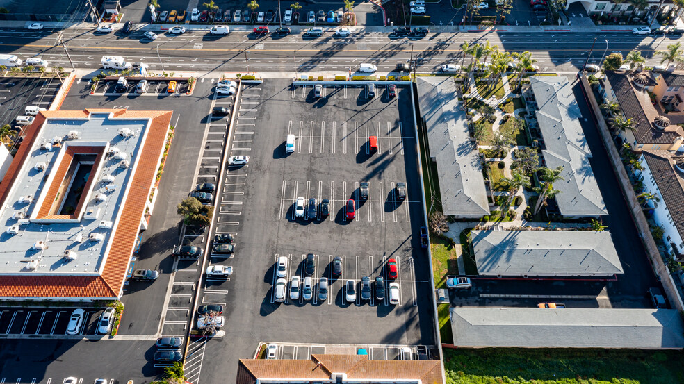 More Photos Of 18800 Main St, Huntington Beach Medical For Lease
