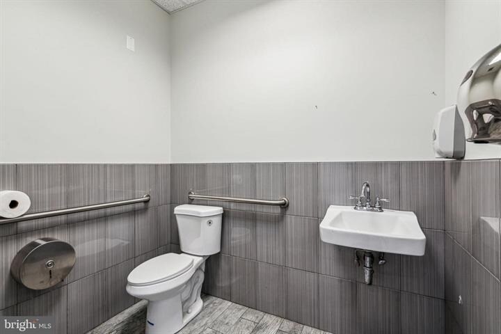 More Photos Of 5620 N 5th St, Philadelphia Storefront Retail Office For Sale