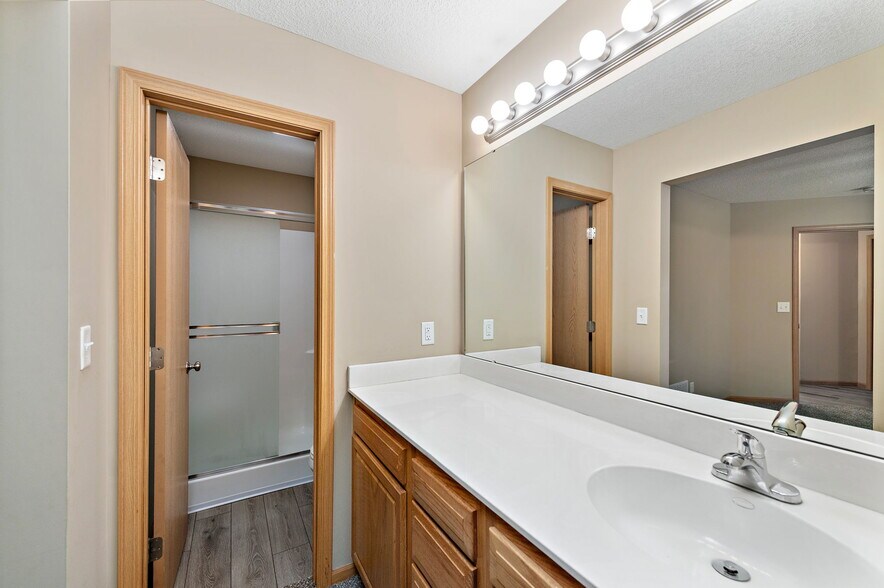 More Photos Of 4880-5015 Queen Ridge Ave, Kansas City Apartments For Sale