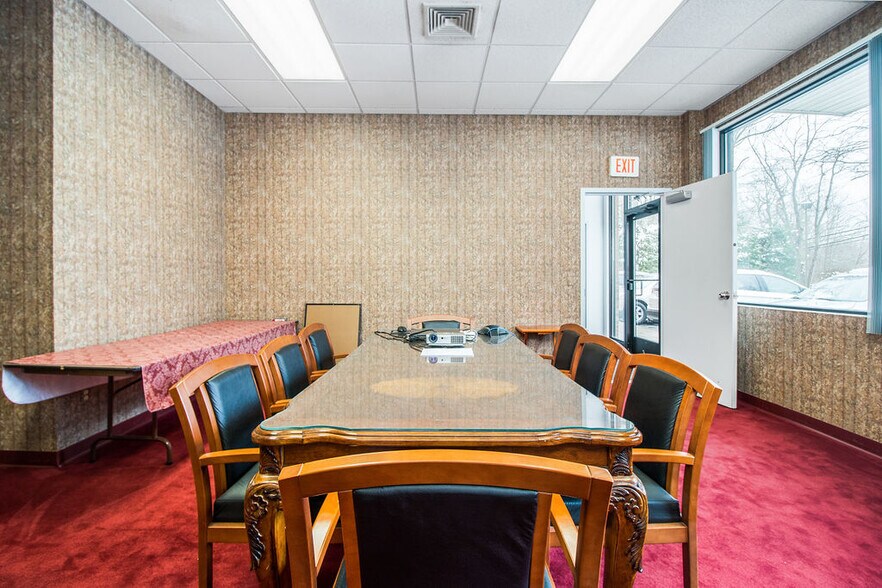 More Photos Of 699 Terryville Ave, Bristol Medical For Sale