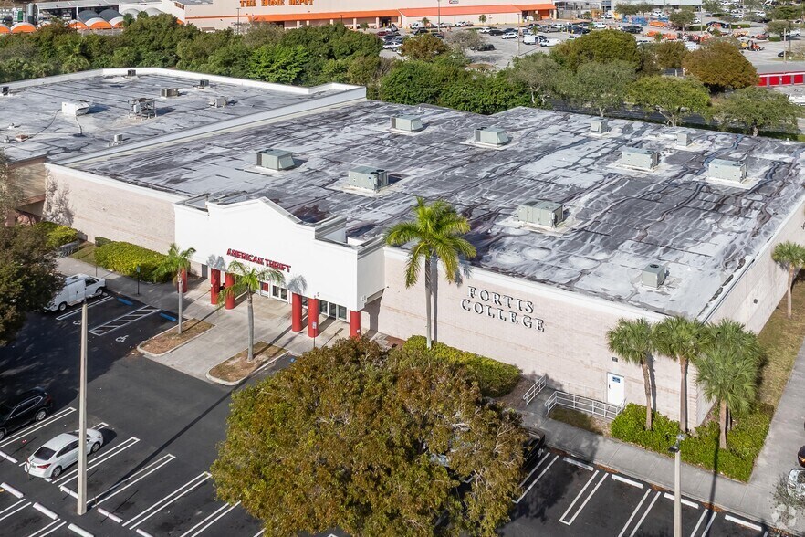More Photos Of 19600 S Dixie Hwy, Miami Freestanding For Lease