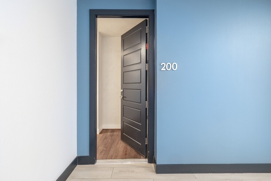 More Photos Of 6444 Burnet Rd, Austin Apartments For Sale