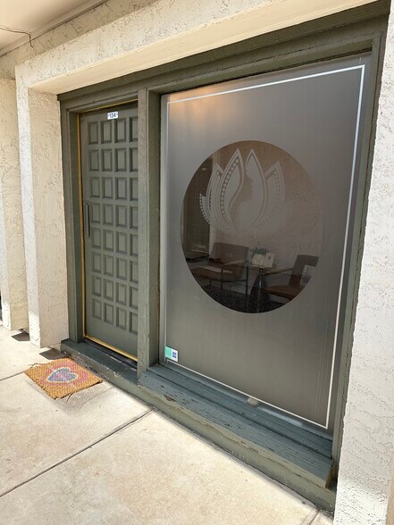 More Photos Of 6730 E McDowell Rd, Scottsdale Office For Sale