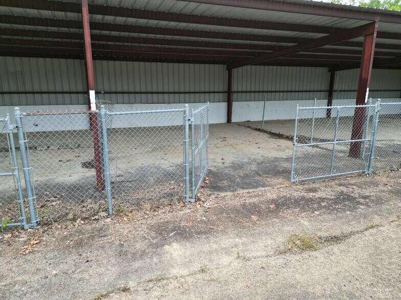 More Photos Of 5129 S McRaven Rd, Jackson Showroom For Sale
