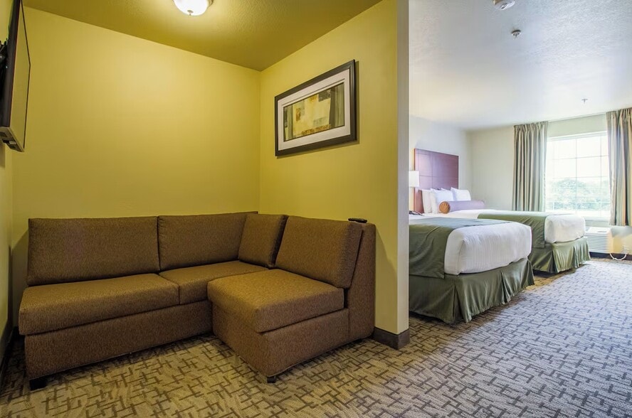 More Photos Of 1720 N Main St, Orrville Hotel For Sale