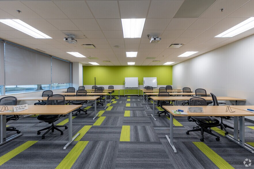 More Photos Of 25300-25330 Telegraph Rd, Southfield Office For Lease