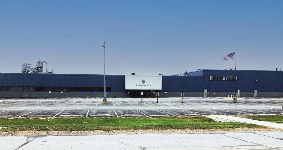 More Photos Of 2500 Marion Dr, Kendallville Distribution For Lease