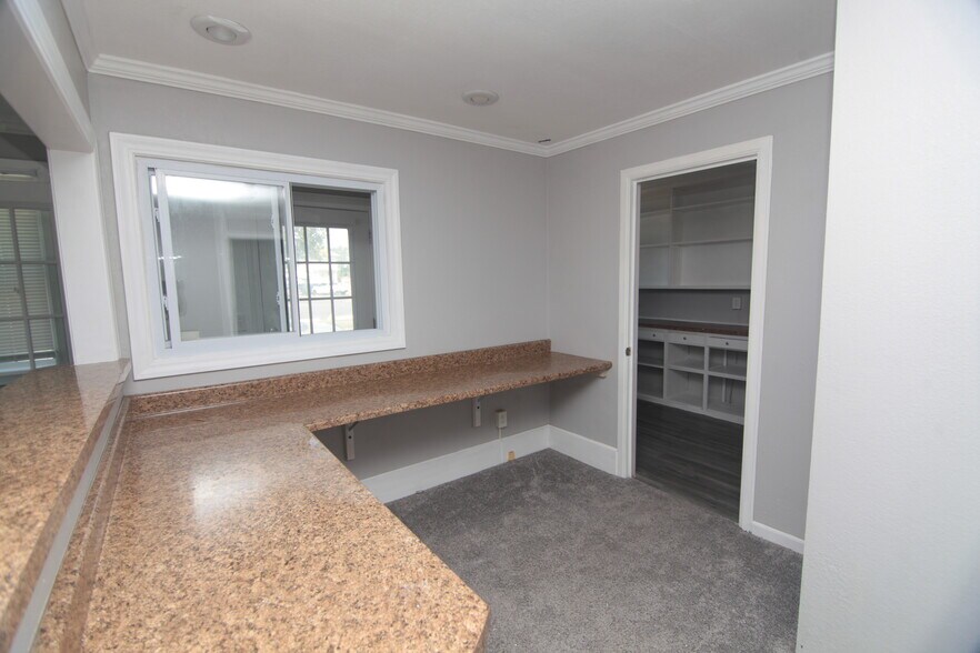 More Photos Of 124 3rd Ave W, Milan Office For Lease