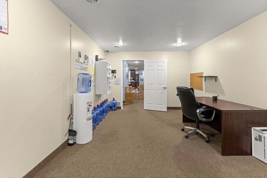 More Photos Of 13403 W 7 Mile Rd, Detroit Medical For Lease