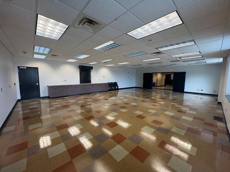 More Photos Of 2600 W 49th St, Sioux Falls Office For Lease