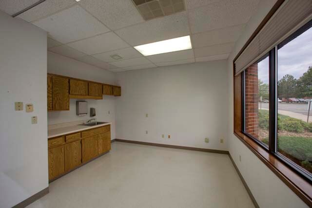 More Photos Of 1900-1912 NW Copper Oaks Cir, Blue Springs Medical For Sale