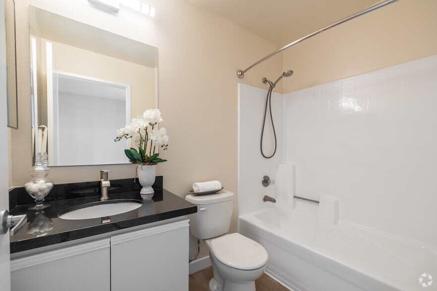 More Photos Of 740 S Burnside Ave, Los Angeles Apartments For Sale