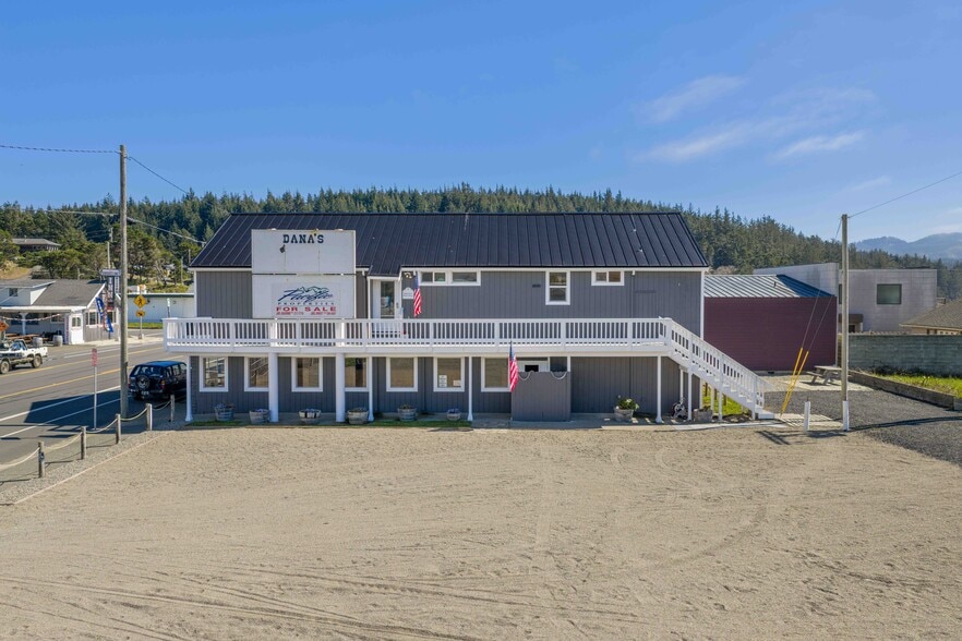 More Photos Of 267 W Sixth St, Port Orford Storefront Retail Residential For Sale