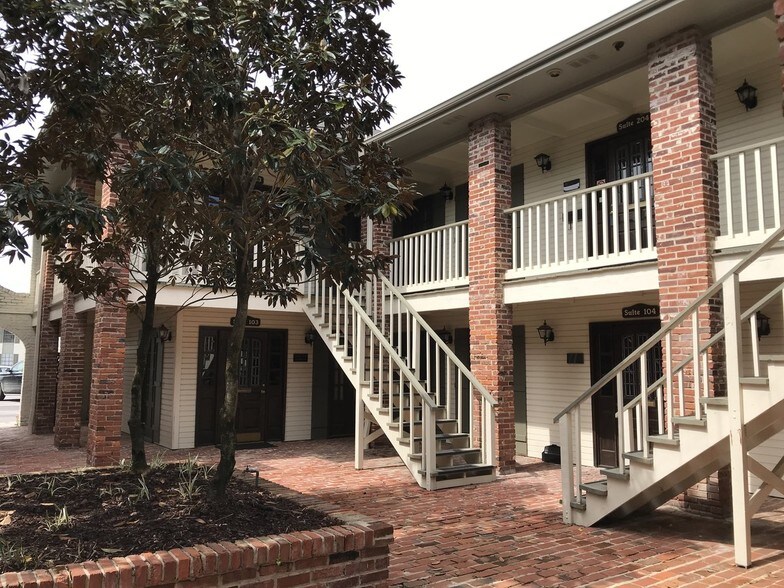 More Photos Of 850 Kaliste Saloom Rd, Lafayette Office Residential For Lease