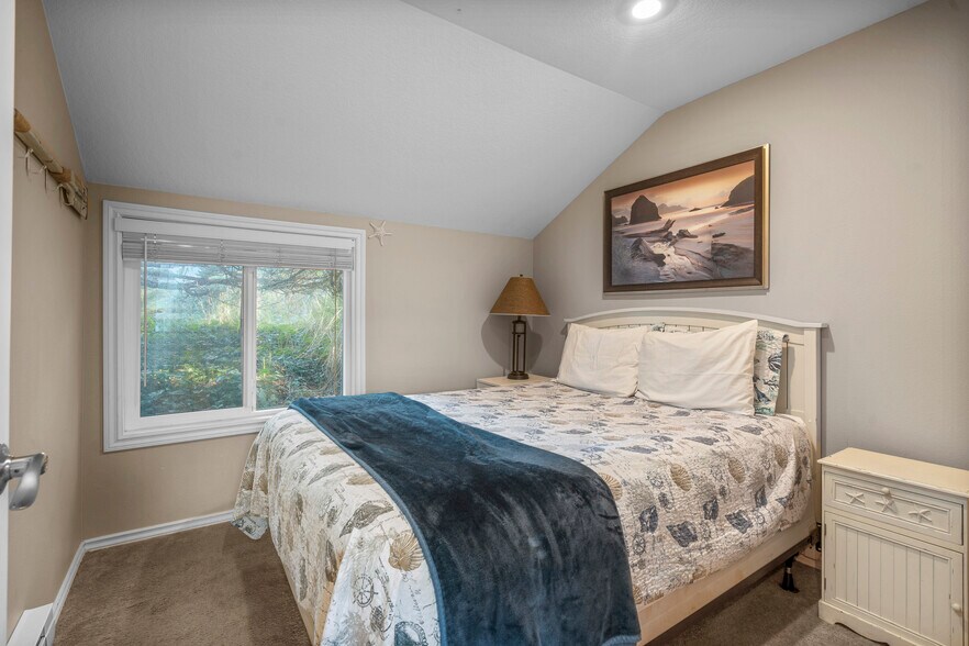 More Photos Of 25 NE Clarke St, Depoe Bay Specialty For Sale