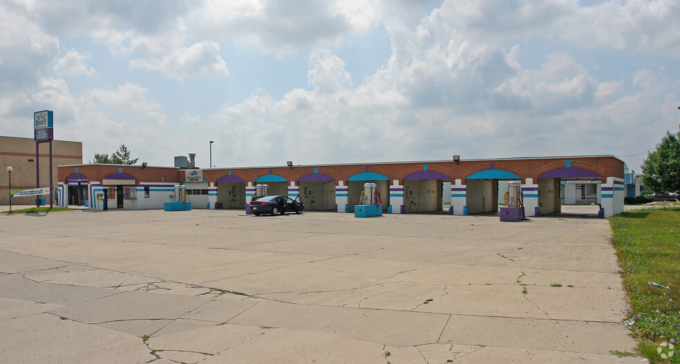 Primary Photo Of 6149 Regency West Dr, Racine Carwash For Sale