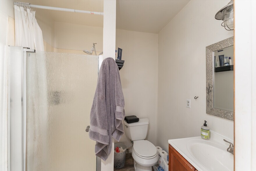 More Photos Of 110 Locust St, Oakland Storefront For Sale