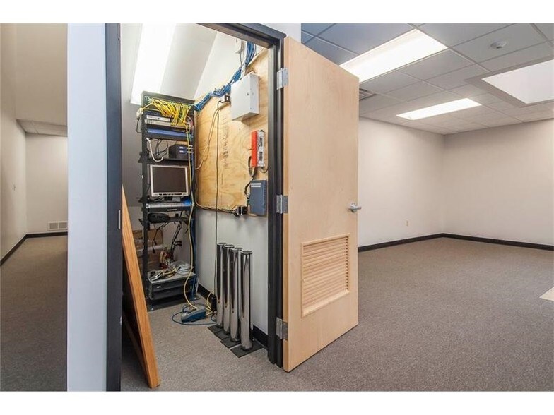 More Photos Of 8057 Rowan Rd, Cranberry Township Office For Sale