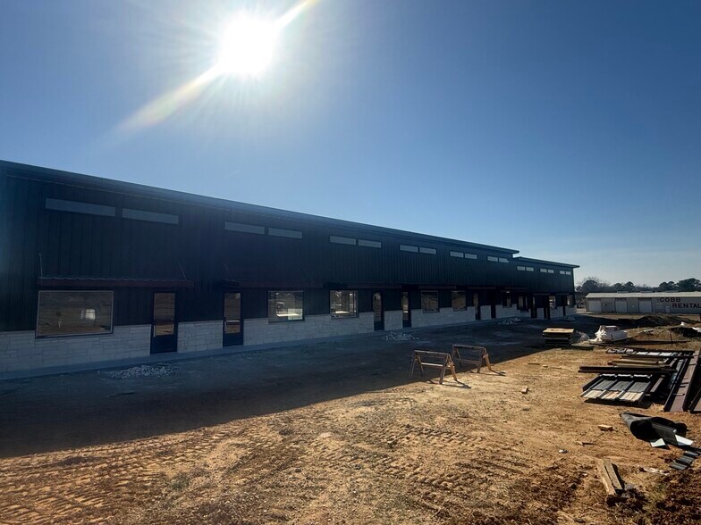 More Photos Of 3691 S FM 51, Decatur Freestanding For Lease