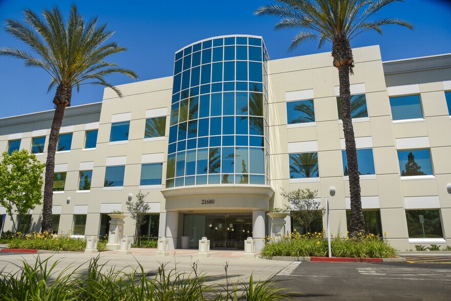 More Photos Of 21680 Gateway Center Dr, Diamond Bar Office For Lease