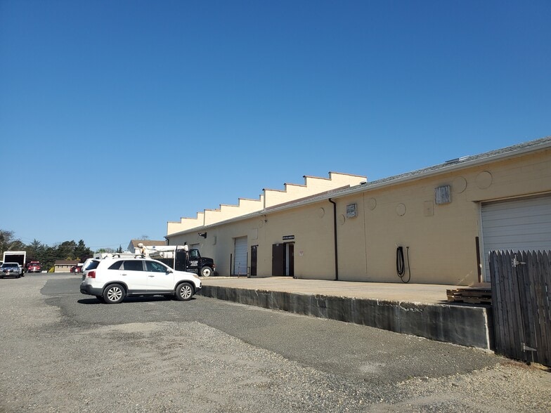 More Photos Of 175 Ramtown Greenville Rd, Howell Warehouse For Lease
