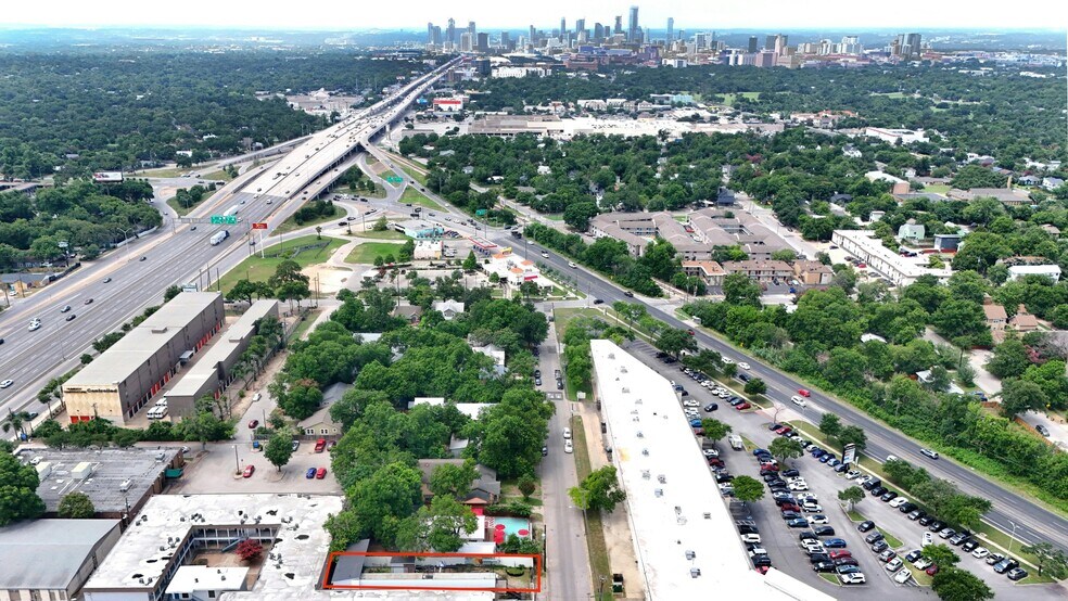 More Photos Of 4707 Harmon Ave, Austin Storefront Retail Residential For Sale