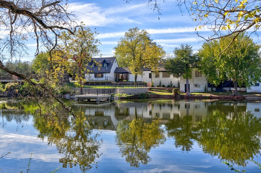 More Photos Of 3500 N Coltrane Rd, Forest Park Specialty For Sale