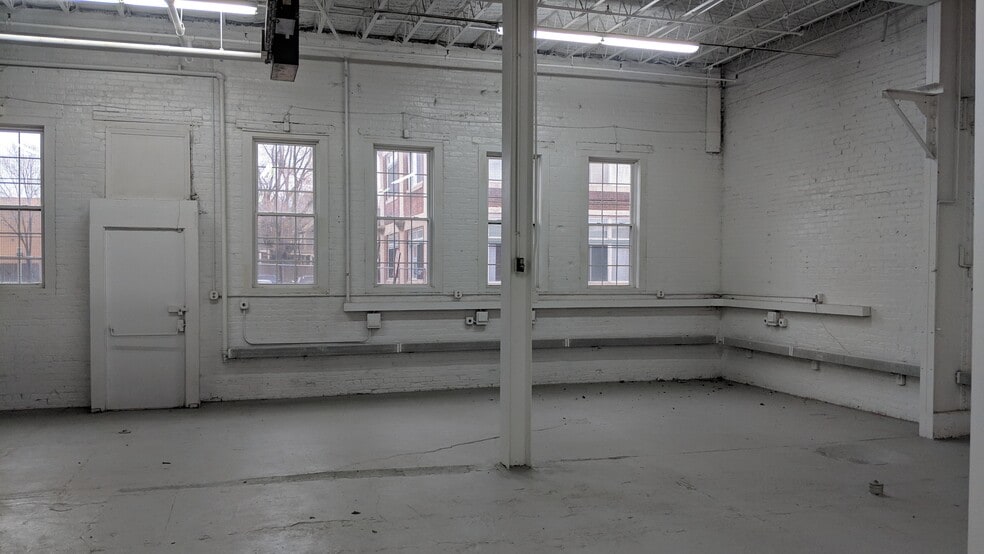 More Photos Of 20 Mill St, New Haven Flex For Lease