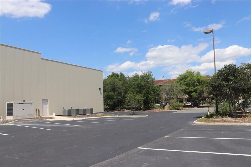 More Photos Of 13891 N Us Highway 441, Lady Lake Storefront Retail Office For Lease