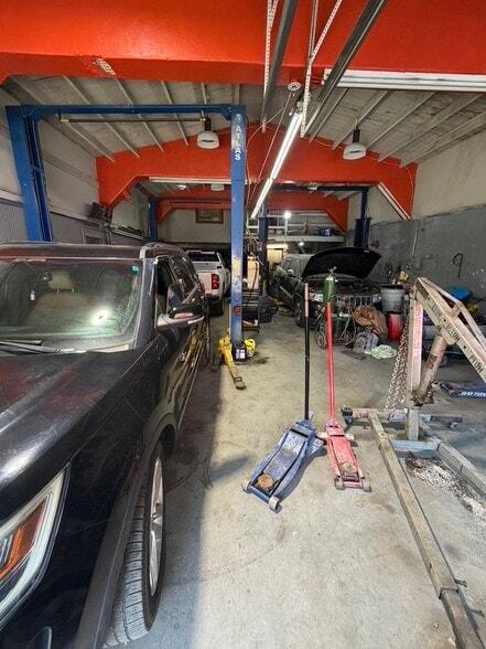 More Photos Of 106 Chestnut St, Lynn Industrial For Lease