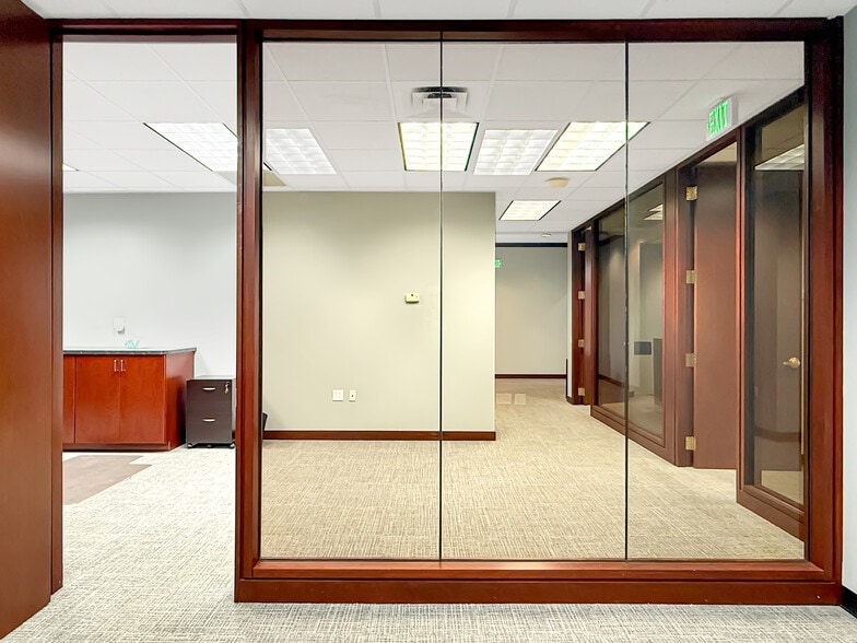 More Photos Of 401 Wabash Ave, Terre Haute Office For Sale