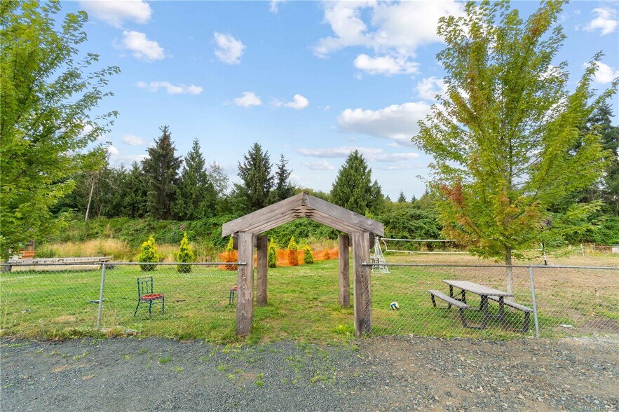More Photos Of 1747 Nahmint Rd, Qualicum Beach Lodge Meeting Hall For Sale