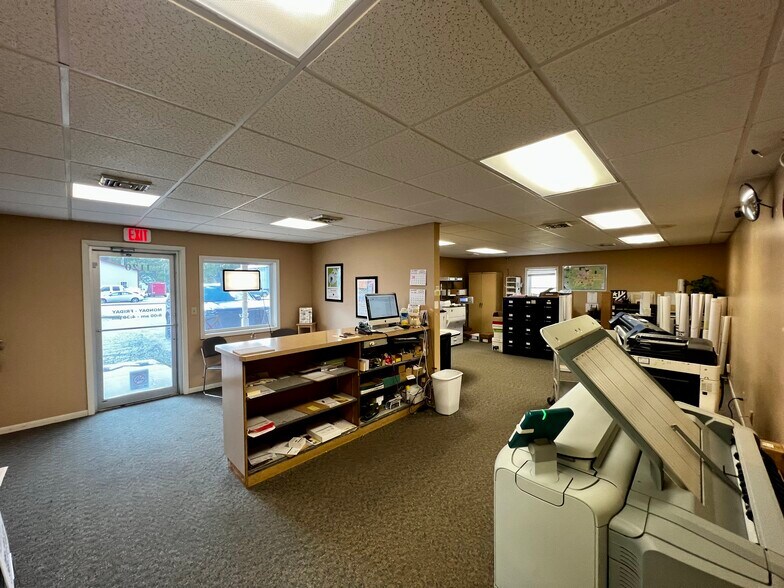 More Photos Of 1120 E Jackson St, Macomb Freestanding For Sale