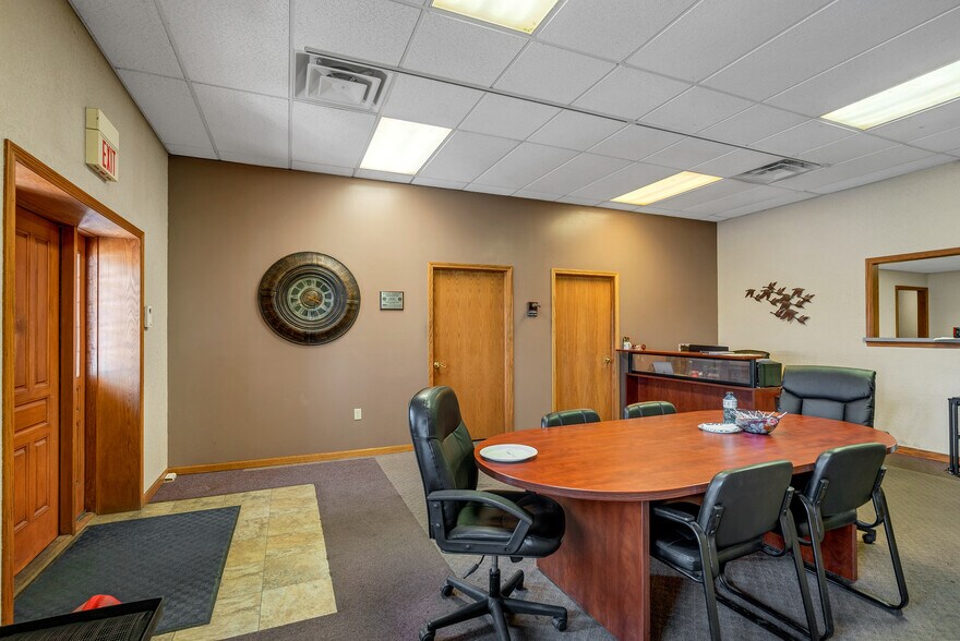 More Photos Of 1800 SE 9th St, Newton Manufacturing For Sale