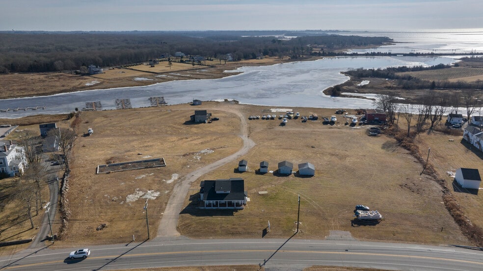 More Photos Of 830 Stonington Rd, Stonington Marina For Sale
