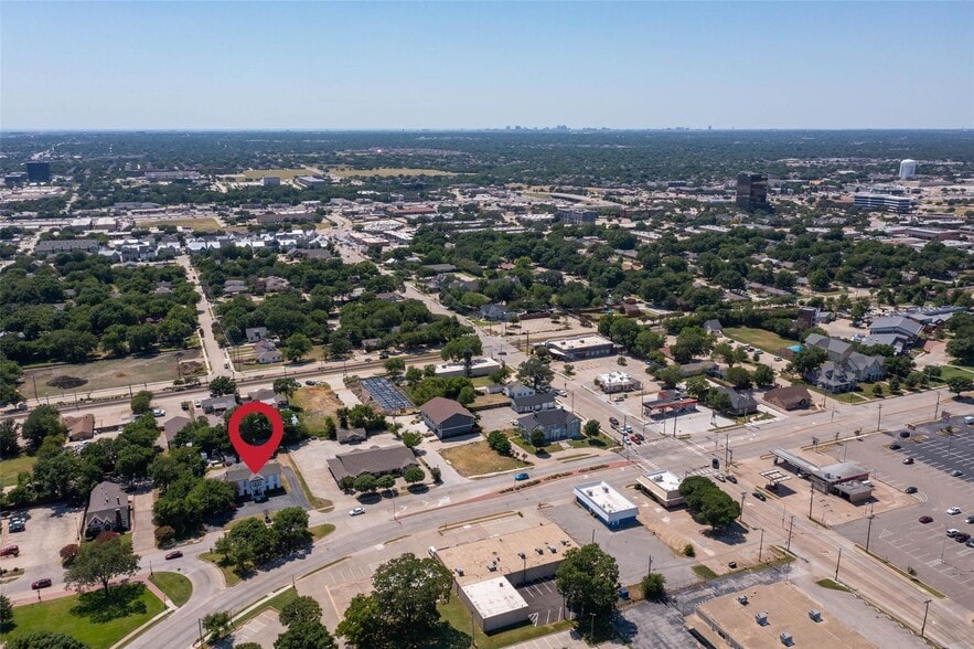 More Photos Of 1617 K Ave, Plano Storefront Retail Office For Sale