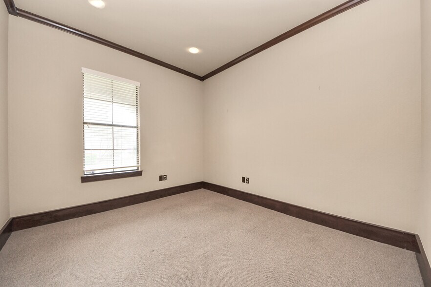 More Photos Of 12516 Cutten Rd, Houston Medical For Lease
