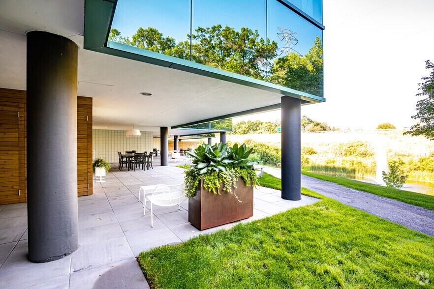 More Photos Of 12900 Whitewater Dr, Minnetonka Unknown For Lease