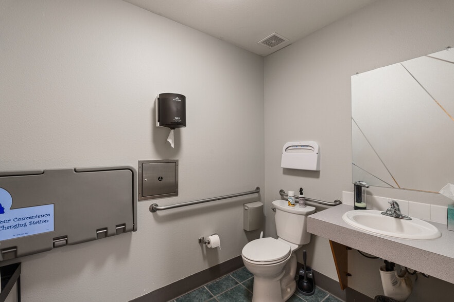 More Photos Of 6110 N Lombard St, Portland Medical For Lease