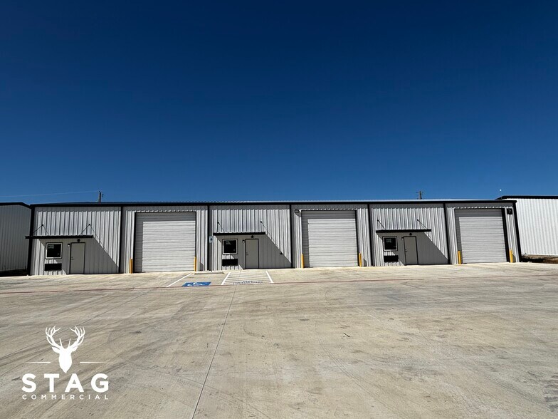 More Photos Of 11180 FM156, Northlake Warehouse For Lease