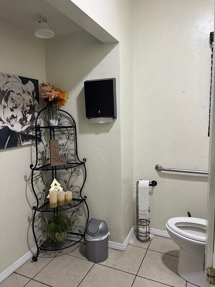 More Photos Of 9815 S Vermont Ave, Los Angeles Specialty For Sale