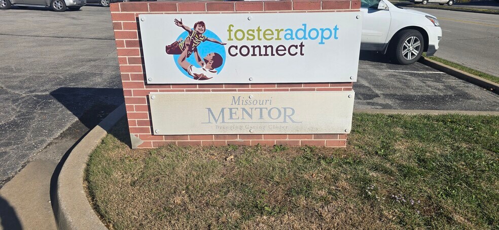 More Photos Of 3730 S Elizabeth St, Independence Medical For Lease