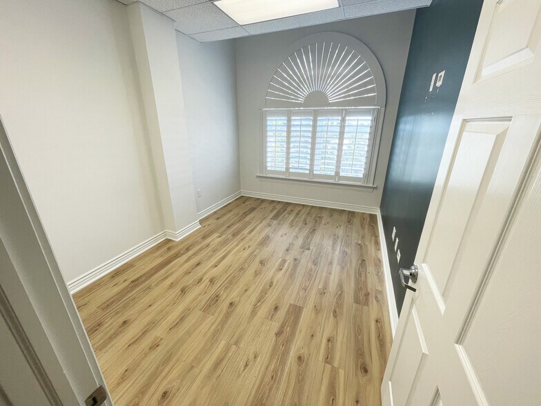 More Photos Of 250 W Center St, Provo Office Residential For Lease
