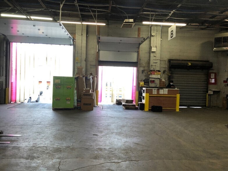 More Photos Of 200 Albany Ave, Freeport Distribution For Lease