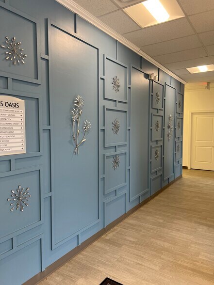 More Photos Of 5105 Reagan Dr, Charlotte Storefront Retail Office For Sale