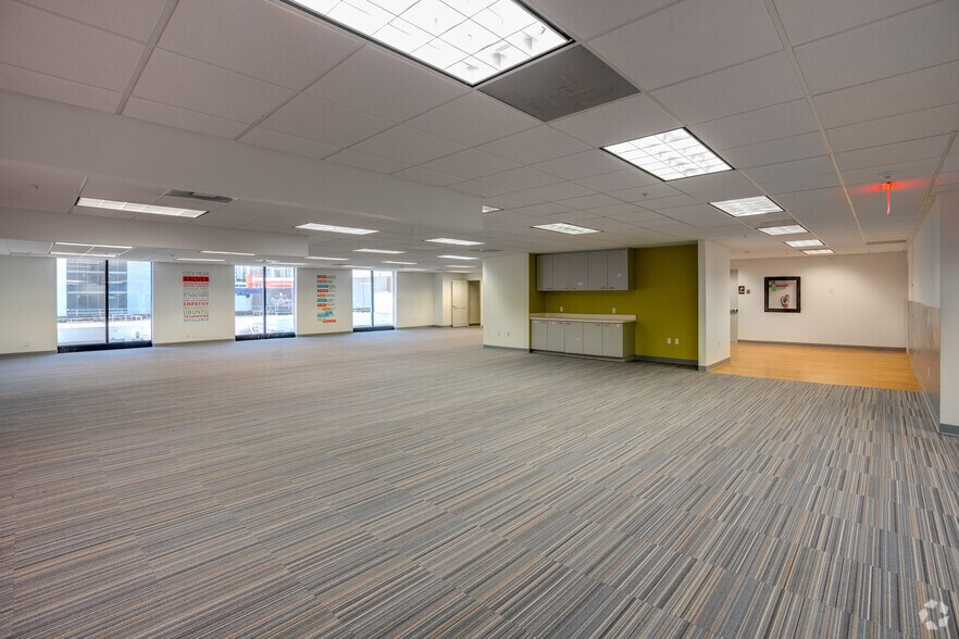 More Photos Of 44 W Flagler St, Miami Office For Lease