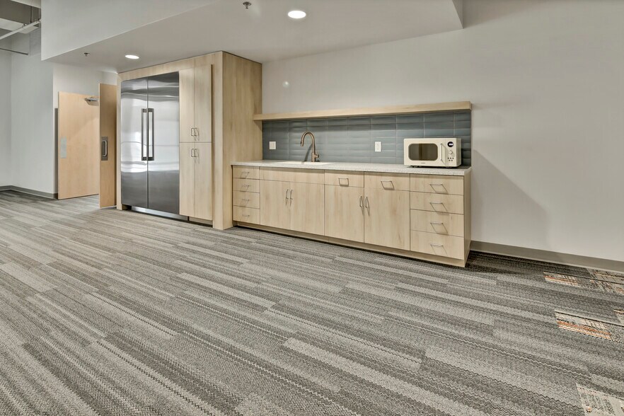 More Photos Of 717 W St Germain St, Saint Cloud Office For Sale